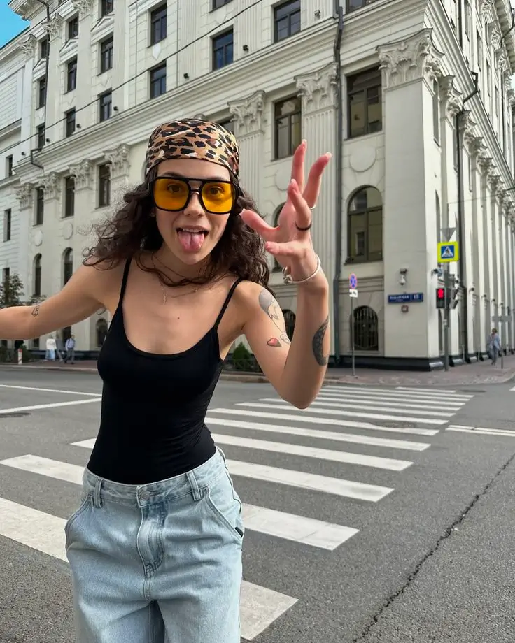 Festival Outfit 2025: Stylische Looks für unvergessliche Festival-Momente