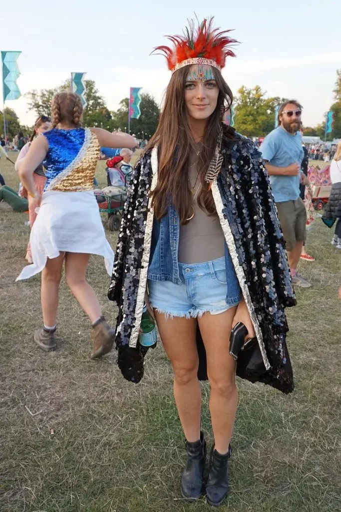 Festival Outfit 2025: Stylische Looks für unvergessliche Festival-Momente