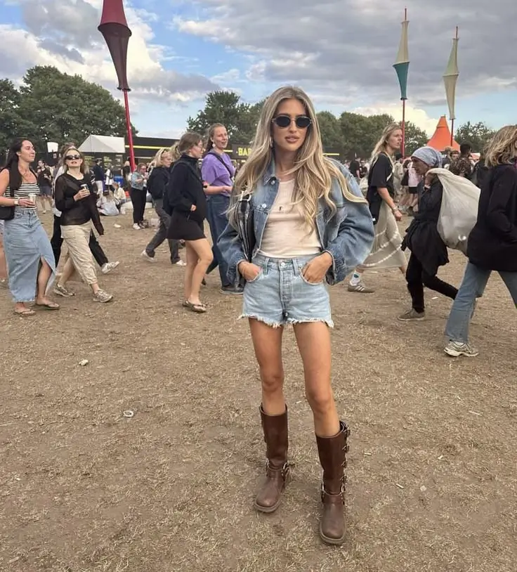 Festival Outfit 2025: Stylische Looks für unvergessliche Festival-Momente