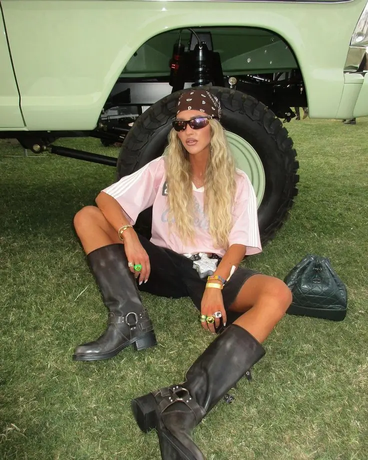 Festival Outfit 2025: Stylische Looks für unvergessliche Festival-Momente