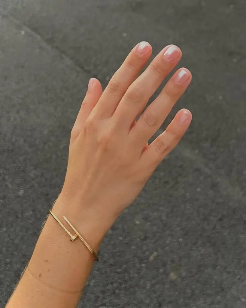 Fingernägel mit Gel: Die 18 schönsten Nageldesign-Ideen für 2025