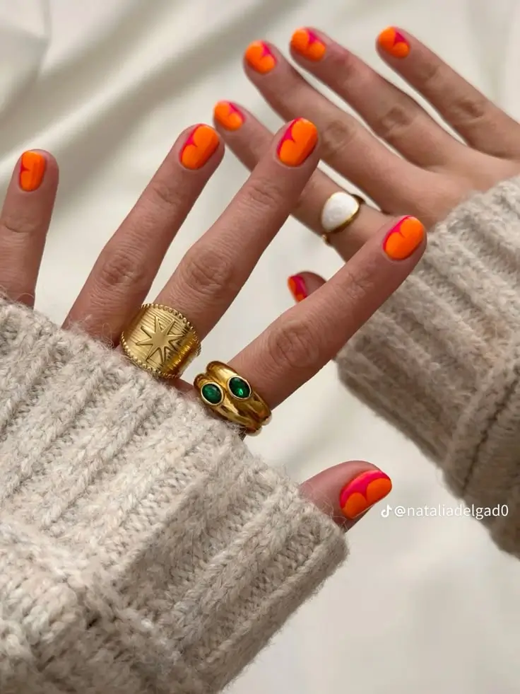 Fingernägel mit Gel: Die 18 schönsten Nageldesign-Ideen für 2025