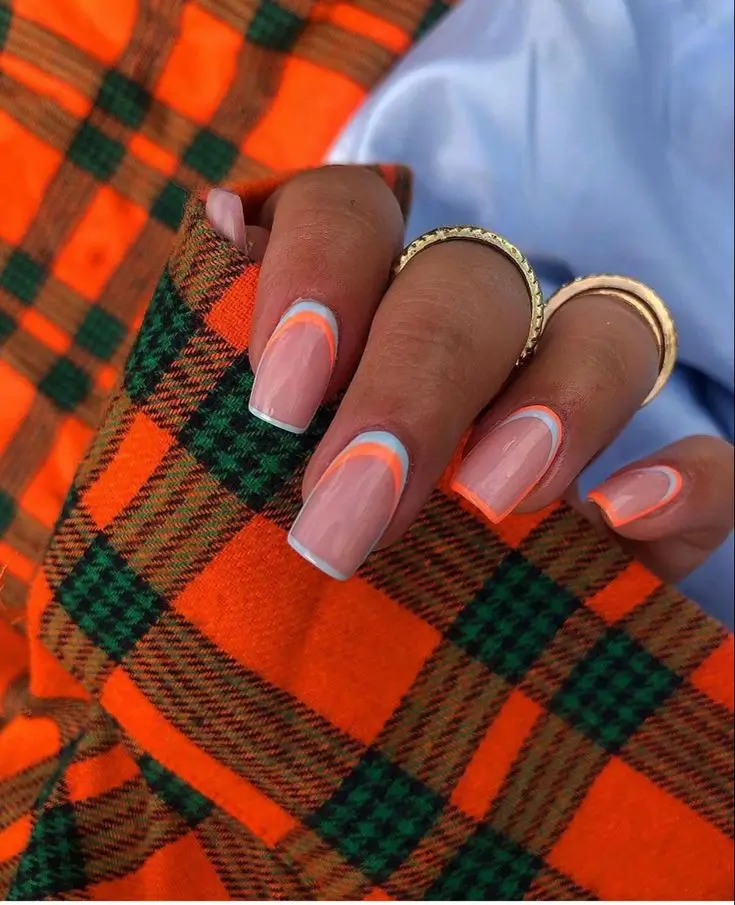 French Nägel 2025: 16 Ideen für einen Modernen Look