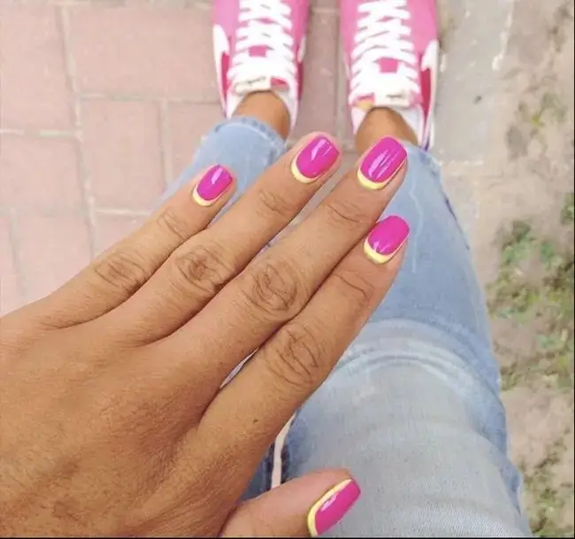 French Nägel 2025: 16 Ideen für einen Modernen Look