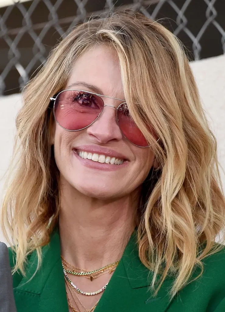 16 Trendige Frisuren für Frauen ab 40 – Inspiration & Tipps