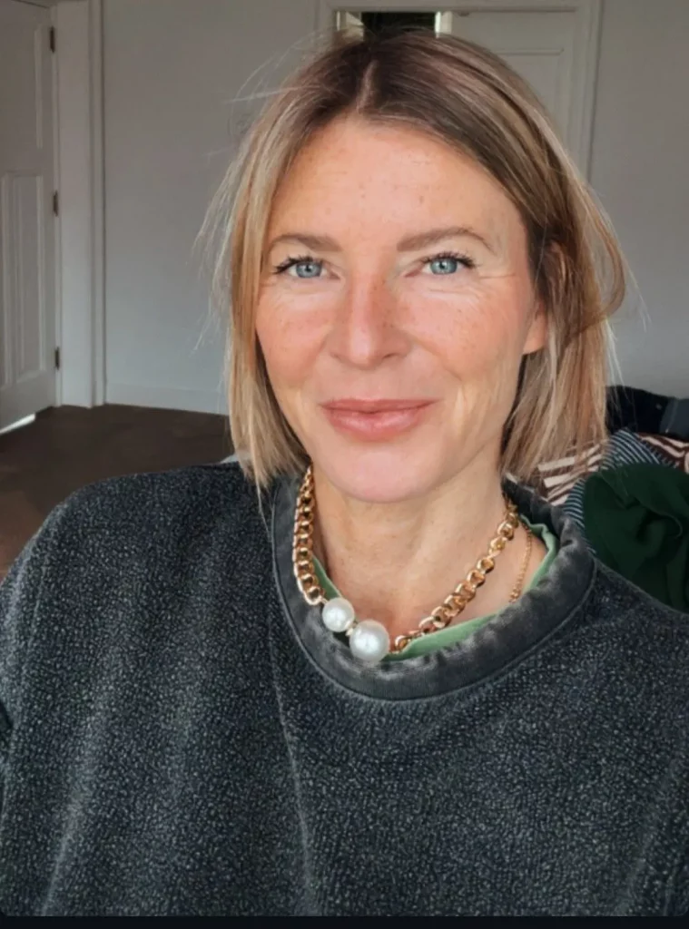 16 Trendige Frisuren für Frauen ab 40 – Inspiration & Tipps