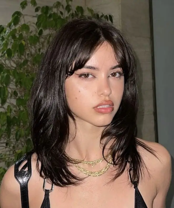 Die 18 schönsten Frisuren halblang für Frauen 2025