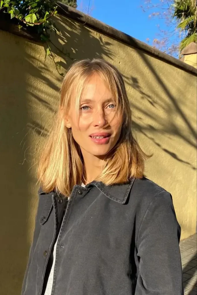 17 Frisuren für mittellange Haare: Die besten Ideen 2025