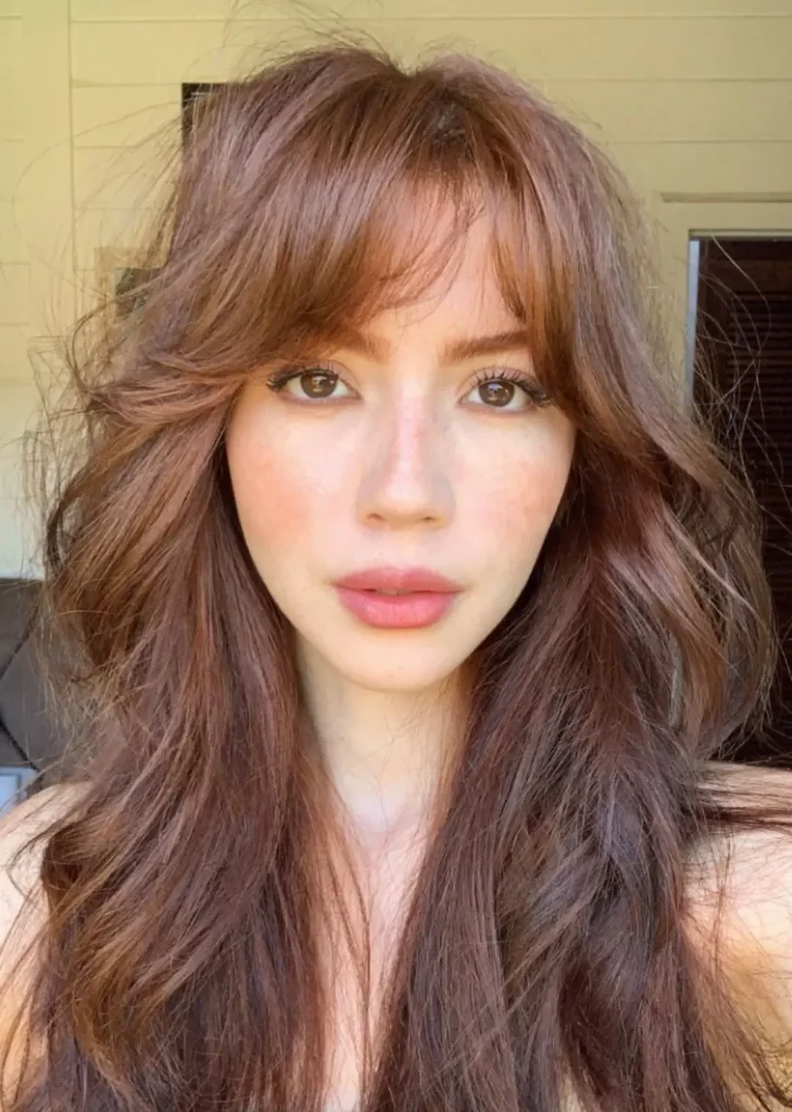 Die besten Frisuren für ein ovales Gesicht – 16 Ideen für 2025