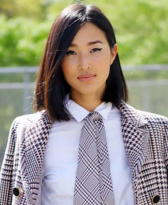 18 Ideen für schulterlange glatte Haare, die 2025 im Trend liegen