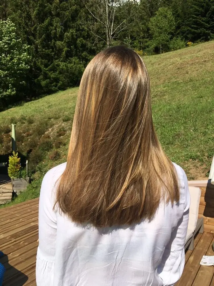 Die 18 besten Haarschnitt-Ideen für lange glatte Haare 2025