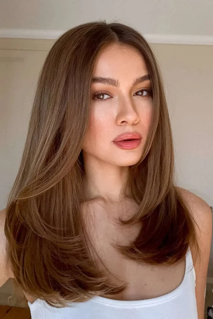 Die 18 besten Haarschnitt-Ideen für lange glatte Haare 2025