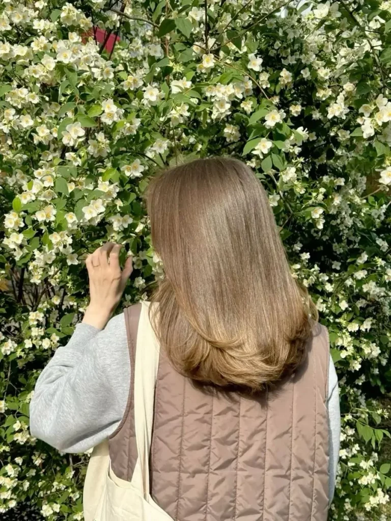 Die 18 besten Haarschnitt-Ideen für lange glatte Haare 2025