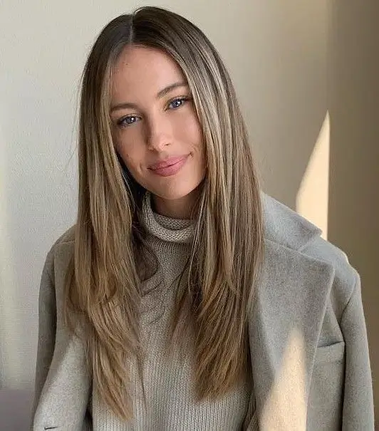 Die 18 besten Haarschnitt-Ideen für lange glatte Haare 2025