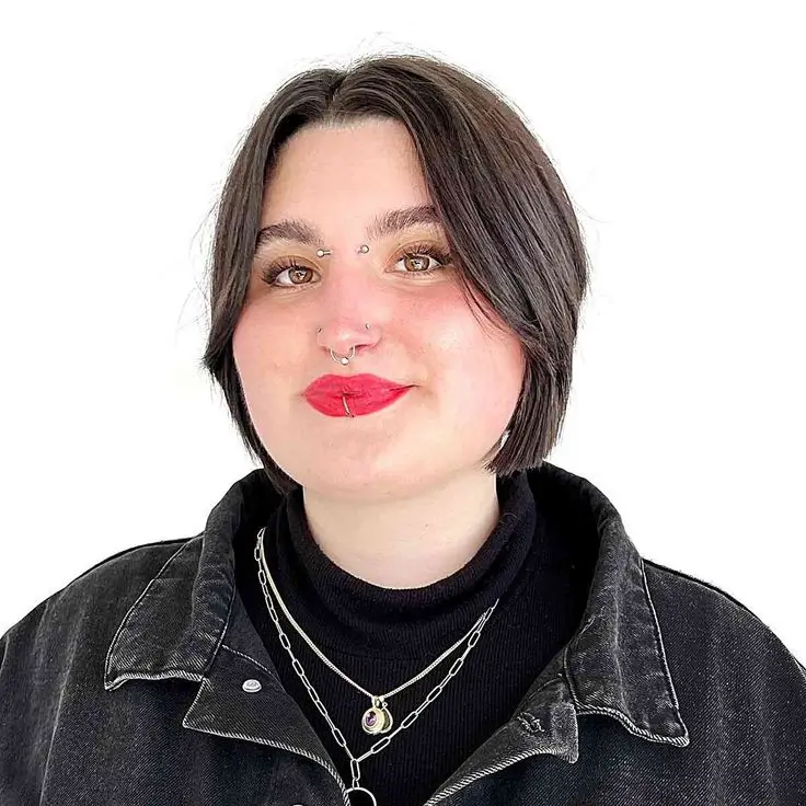 Die 18 besten Haarschnitte für ein rundes Gesicht – Mit Bildern & Tipps