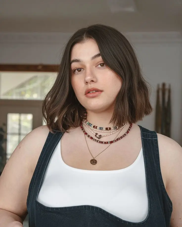 Die 18 besten Haarschnitte für ein rundes Gesicht – Mit Bildern & Tipps