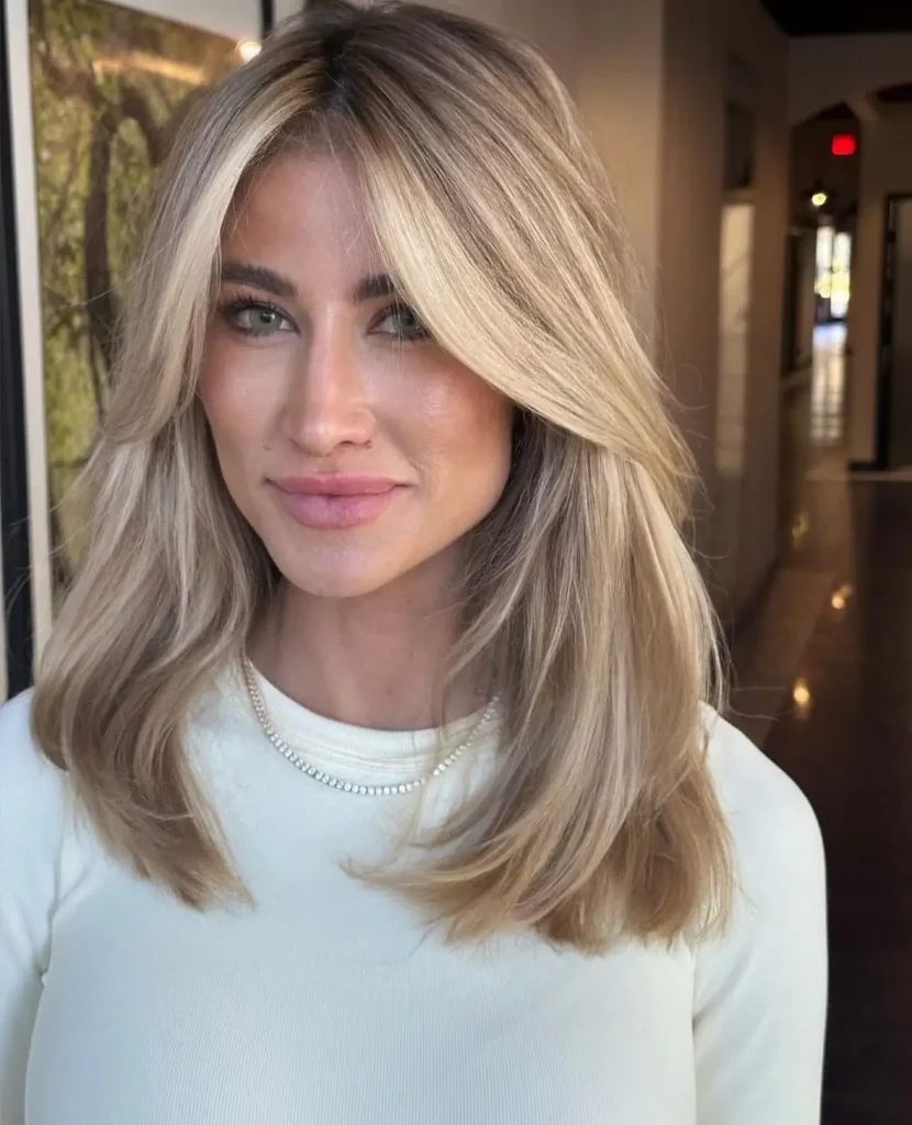 Halblange Frisuren 2025: Die 16 schönsten Ideen für mittellanges Haar