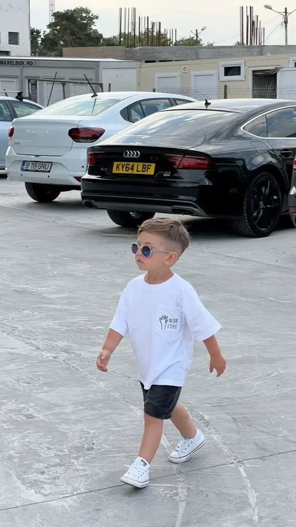 Die 16 coolsten Kinderfrisuren für Jungs – Ideen & Trends 2025