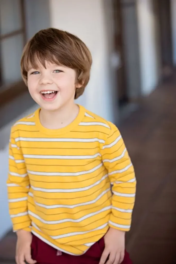 Coole Kinderhaarschnitte für Jungen 2025 – 17 Trendige Ideen für jeden Stil