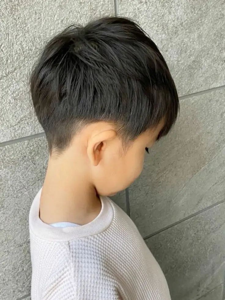 Coole Kinderhaarschnitte für Jungen 2025 – 17 Trendige Ideen für jeden Stil