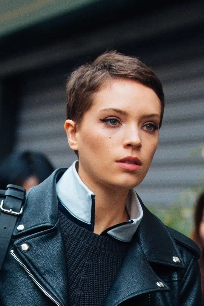 Die 17 schönsten Kurzhaarfrisuren 2025 für Frauen jeden Alters