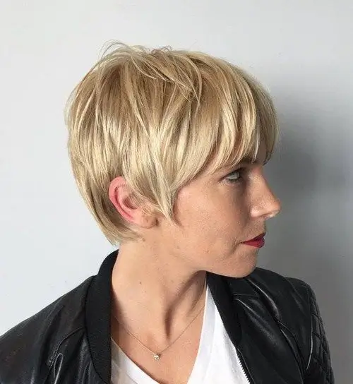 Kurzhaarfrisuren ab 50: 18 moderne Ideen für stilbewusste Frauen