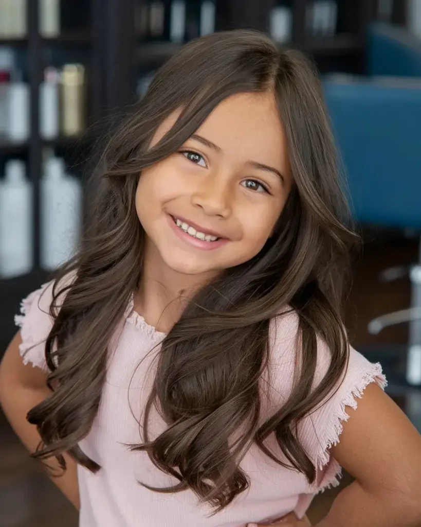 Langhaarschnitt Mädchen: 18 wunderschöne Ideen für lange Kinderhaare