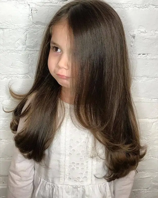 Langhaarschnitt Mädchen: 18 wunderschöne Ideen für lange Kinderhaare