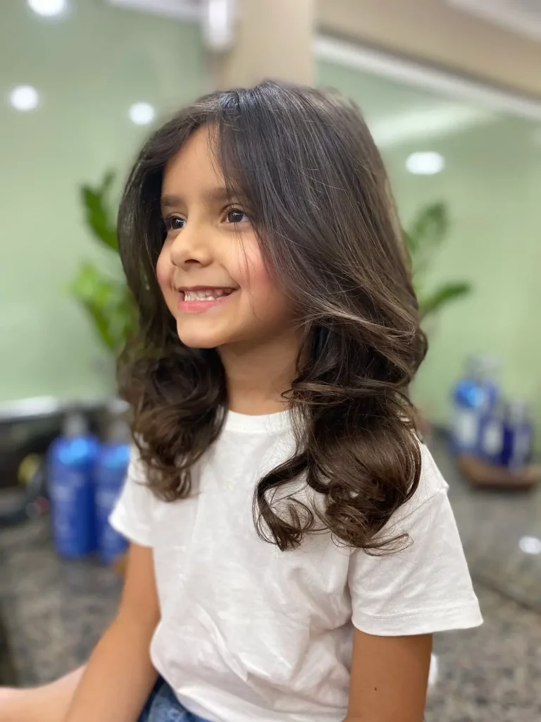 Langhaarschnitt Mädchen: 18 wunderschöne Ideen für lange Kinderhaare