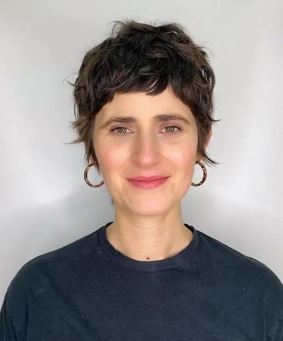 17 Ideen für Pixie Haarschnitt Damen – So tragen wir ihn 2025