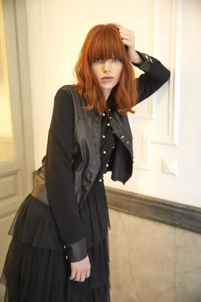 Pony Frisuren 2025: 17 Trendige Looks für jeden Stil