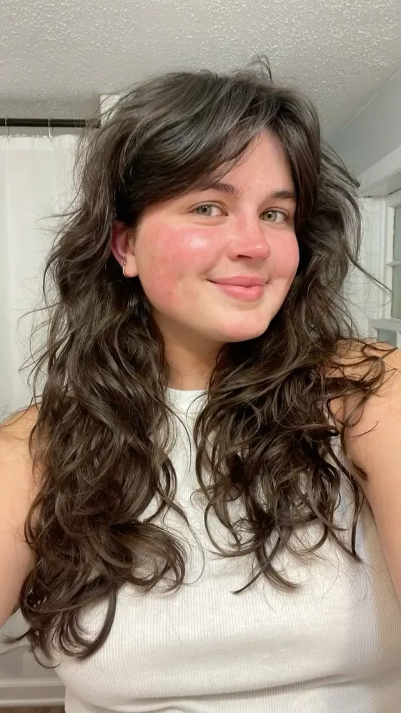 18 angesagte Shag Cut Frisuren für Damen im Herbst 2025