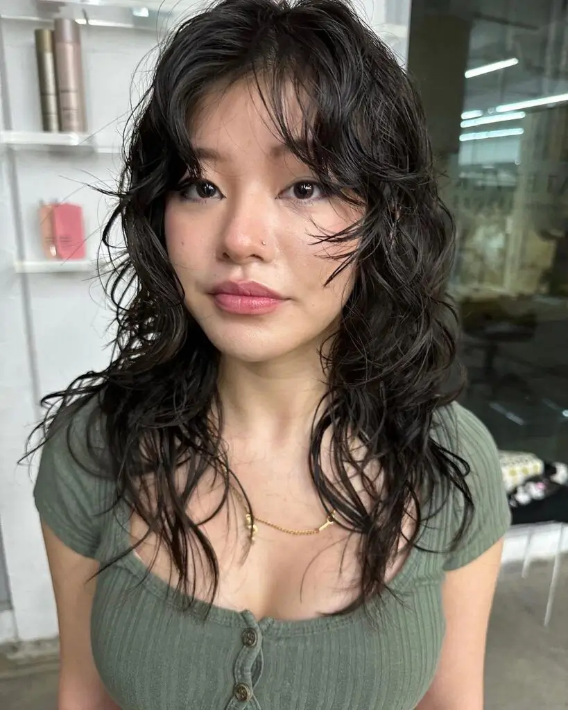 18 angesagte Shag Cut Frisuren für Damen im Herbst 2025