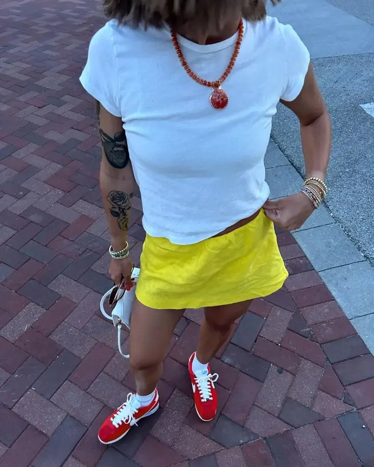 Sommermode 2025: 19 Trend-Outfits, die du lieben wirst