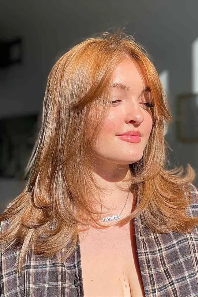 Stufenschnitt 2025: 17 Trend-Ideen für moderne und voluminöse Frisuren