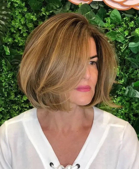 17 Stylische Stufiger Bob Frisuren für 2025, die du lieben wirst