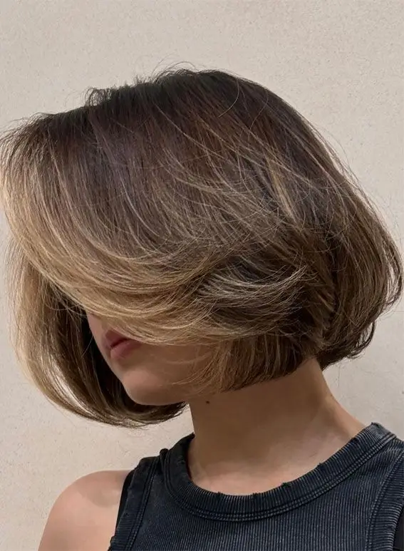 17 Stylische Stufiger Bob Frisuren für 2025, die du lieben wirst